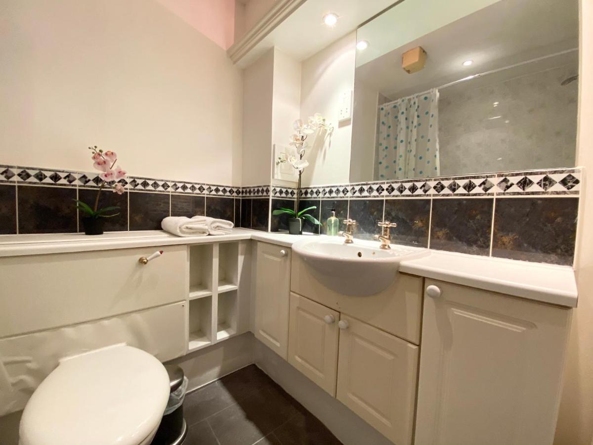 Apartment Next To Victoria Station Londres Extérieur photo